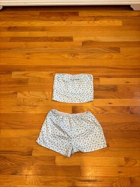Amazon Women's Light Blue Floral Tube Top & Matching Lounge Shorts